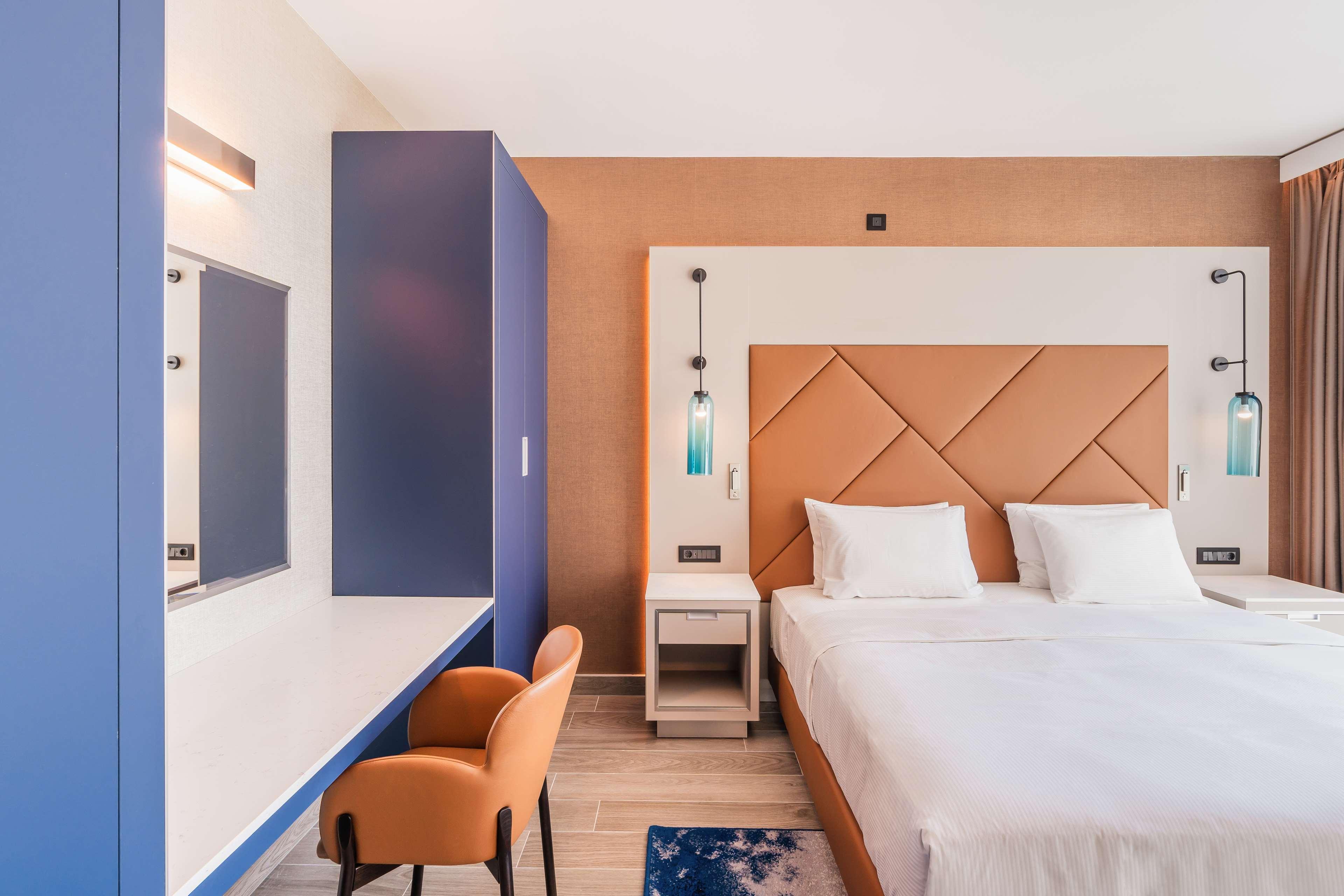 Hilton Rijeka Costabella Beach Resort And Spa Exteriör bild Deluxe room