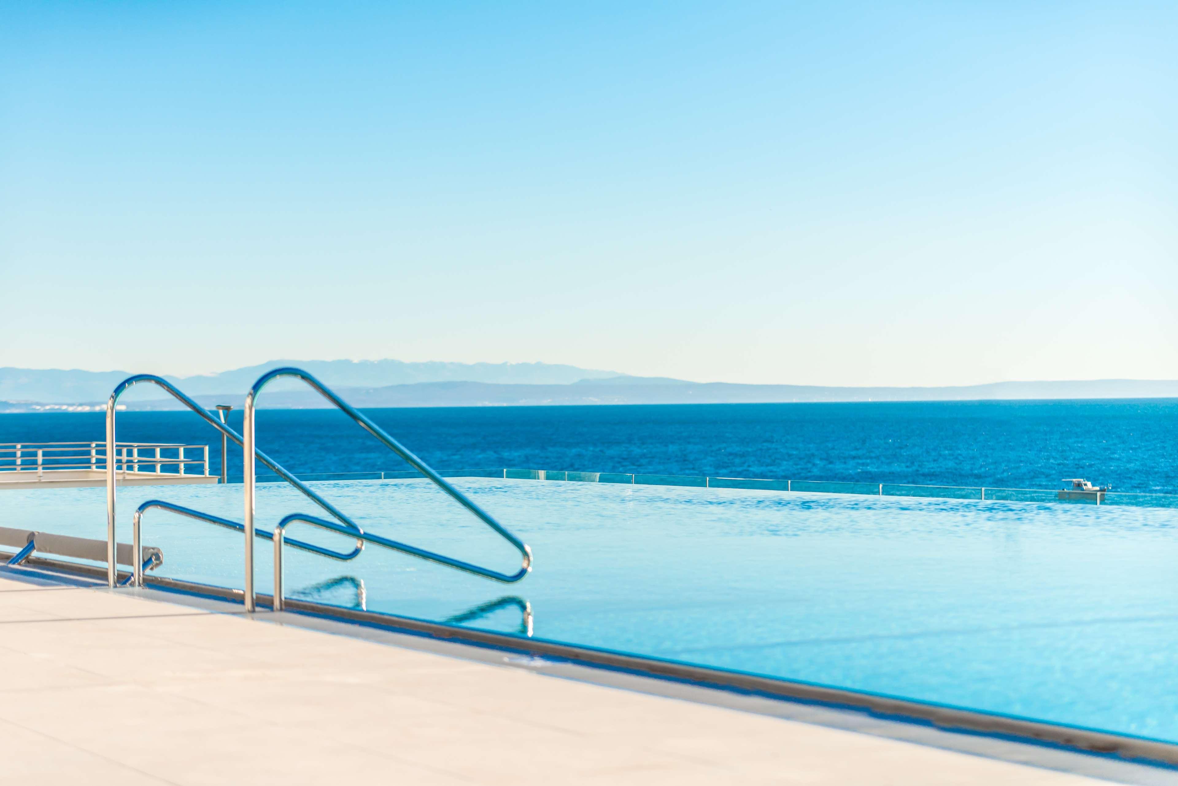 Hilton Rijeka Costabella Beach Resort And Spa Exteriör bild The pool at the Hotel