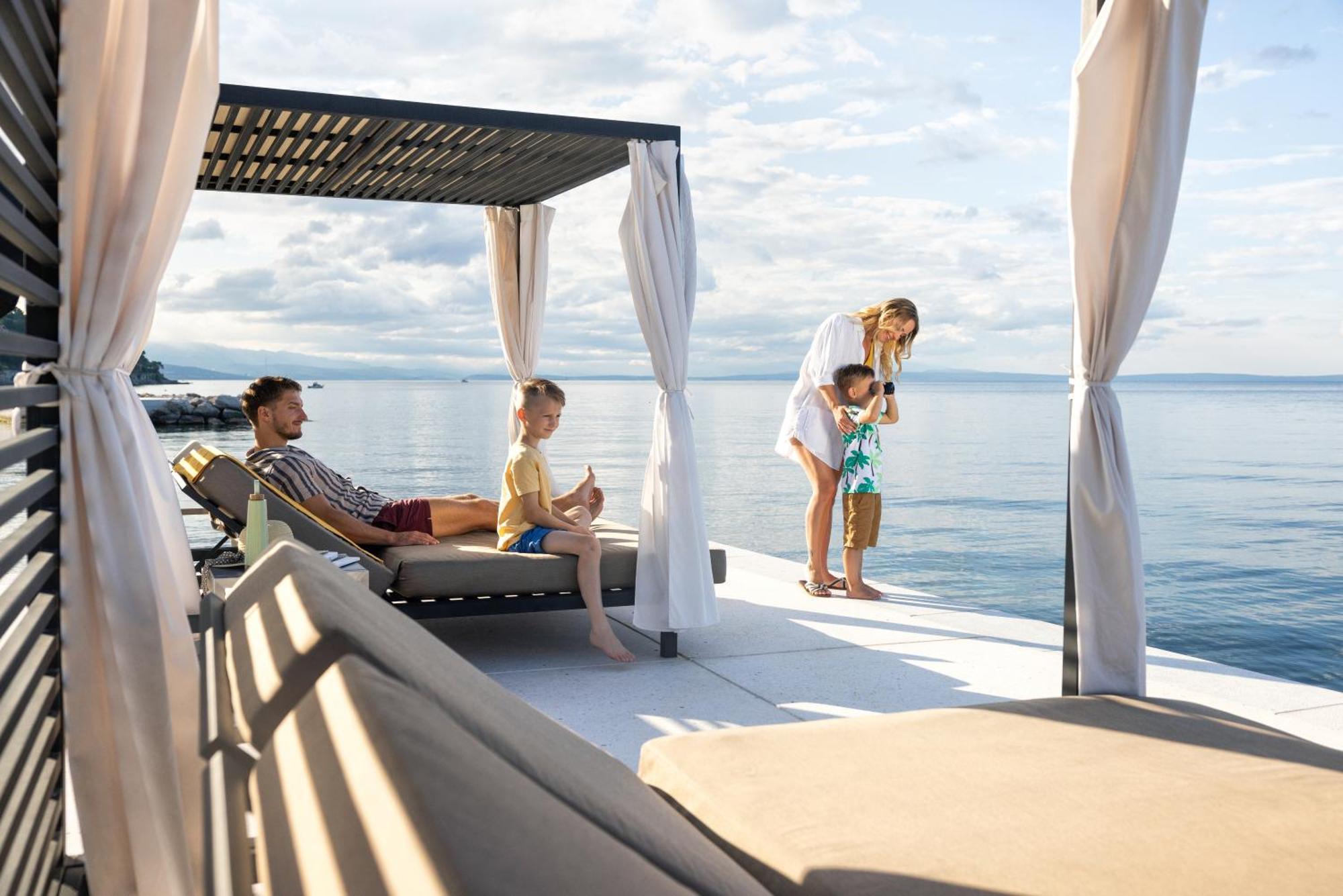 Hilton Rijeka Costabella Beach Resort And Spa Exteriör bild The Beach at The Westin