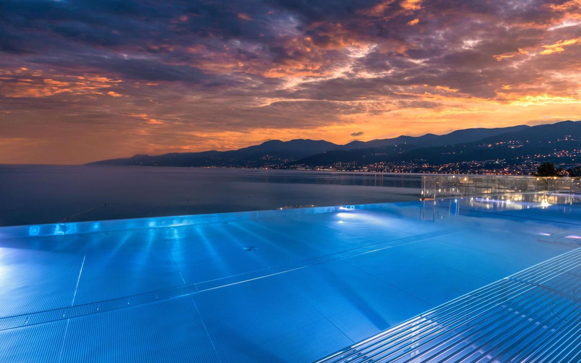 Hilton Rijeka Costabella Beach Resort And Spa Exteriör bild View of the pool at the hotel
