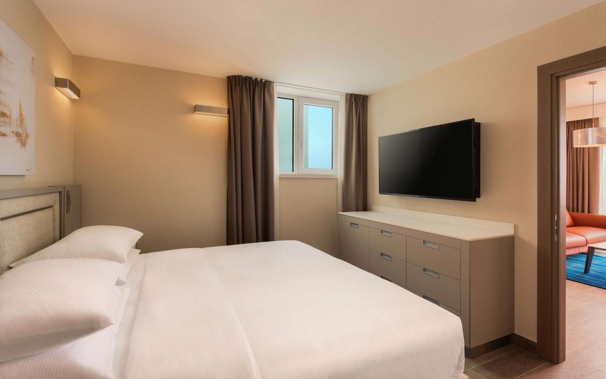 Hilton Rijeka Costabella Beach Resort And Spa Exteriör bild A bedroom at the hotel